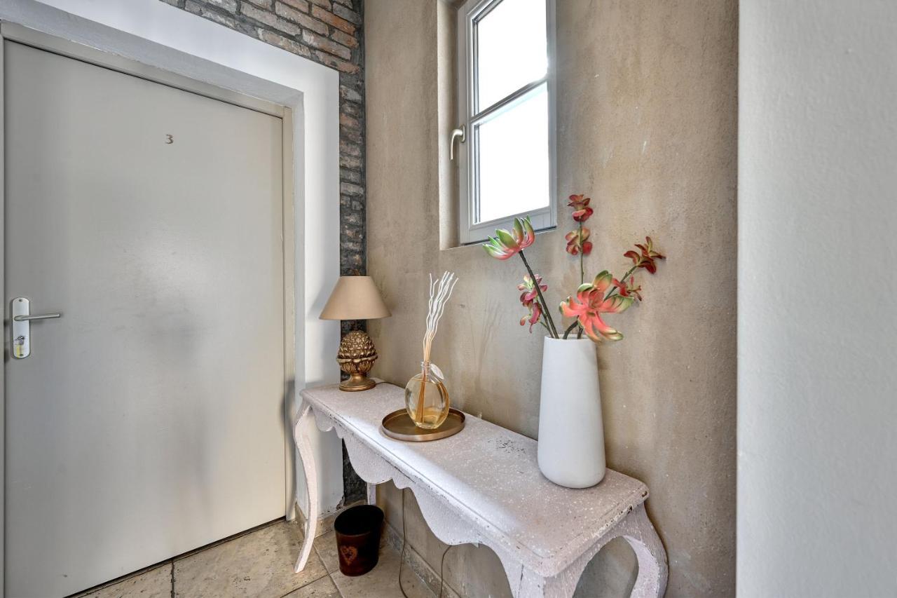 Apartment Au Coeur Des Papes, Dans Batisse De Charme & En Coeur De *