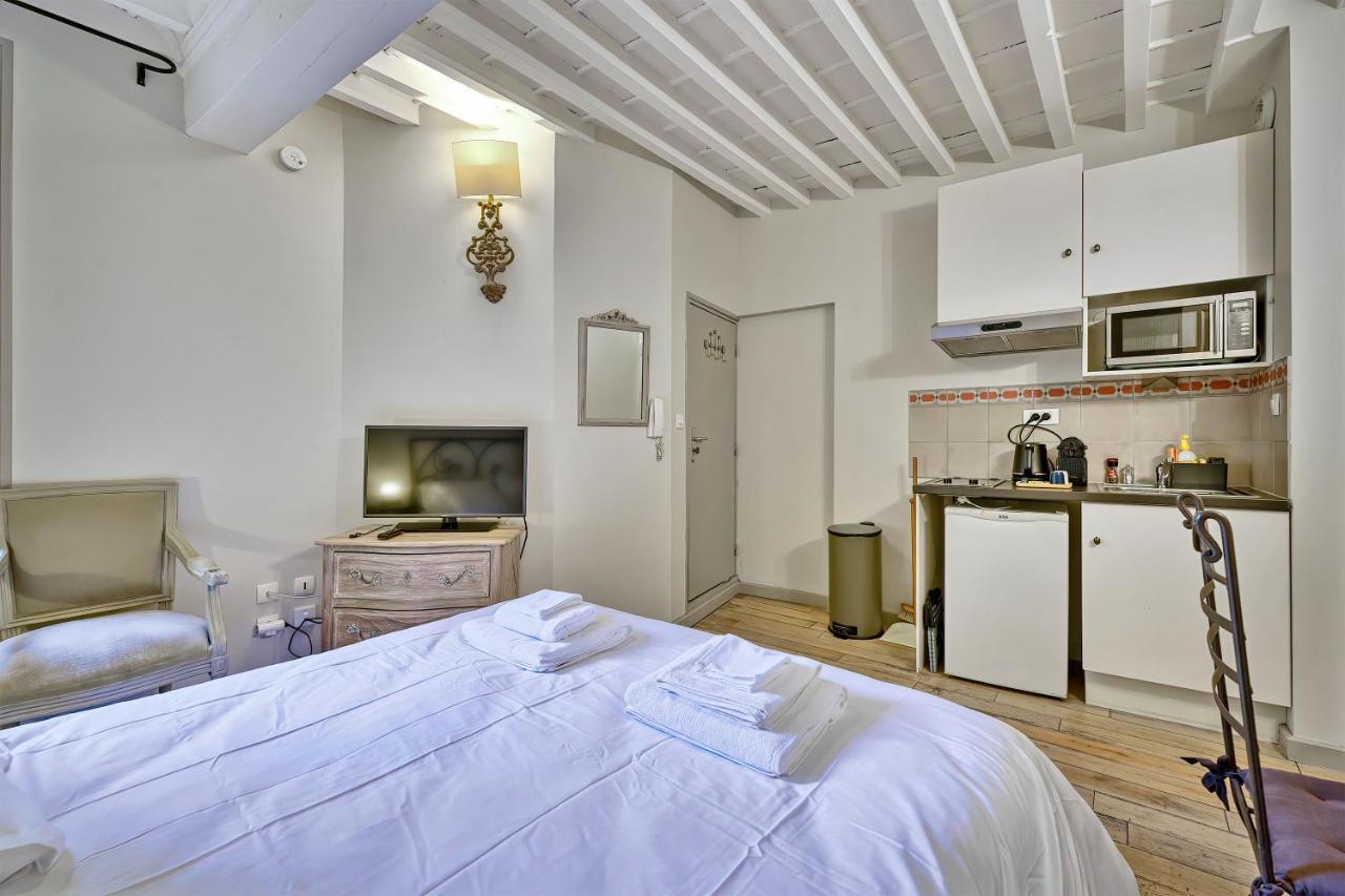 Au Coeur Des Papes, Dans Batisse De Charme & En Coeur De Apartment