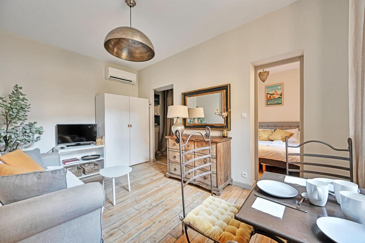 Apartment Au Coeur Des Papes, Dans Batisse De Charme & En Coeur De