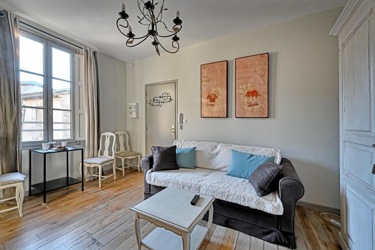 Apartamento Au Coeur Des Papes, Dans Batisse De Charme & En Coeur De *