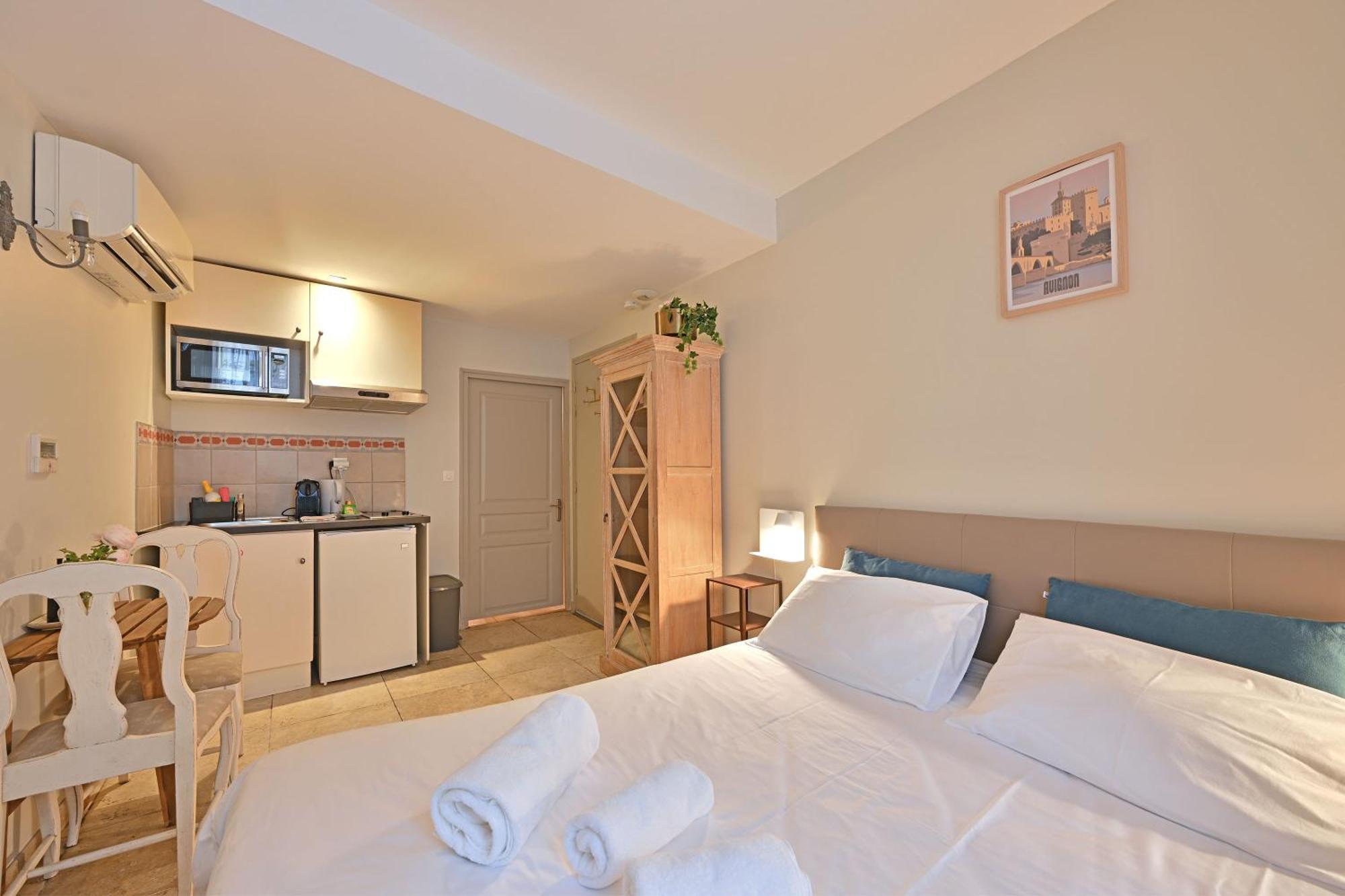 Apartment Au Coeur Des Papes, Dans Batisse De Charme & En Coeur De *