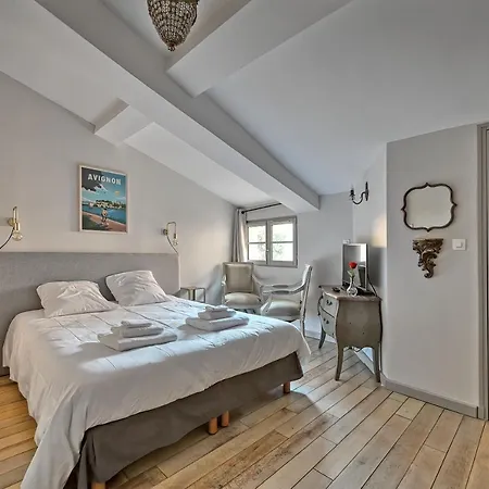 Au Coeur Des Papes, Dans Batisse De Charme Studios & Appartements En Coeur De Ville Avignon Exterior photo