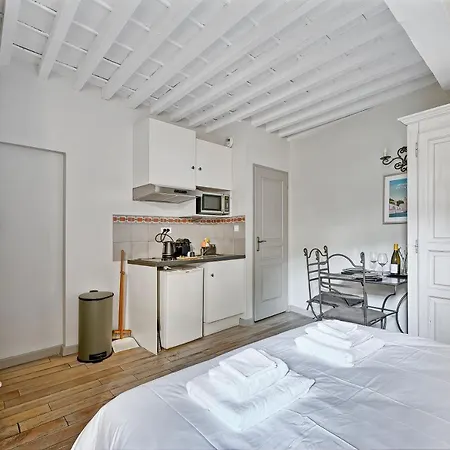 Au Coeur Des Papes, Dans Batisse De Charme Studios & Appartements En Coeur De Ville Avignon Exterior photo