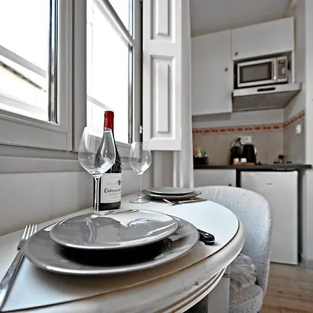 Au Coeur Des Papes, Dans Batisse De Charme Studios & Appartements En Coeur De Ville Avignon Exterior photo