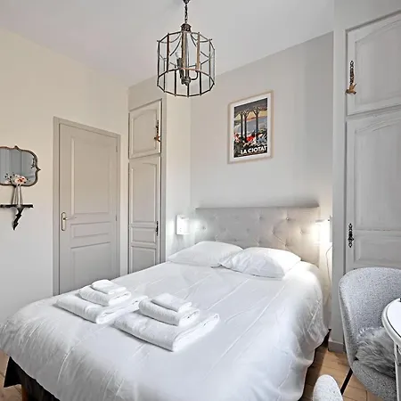 Au Coeur Des Papes, Dans Batisse De Charme Studios & Appartements En Coeur De Ville Avignon Exterior photo