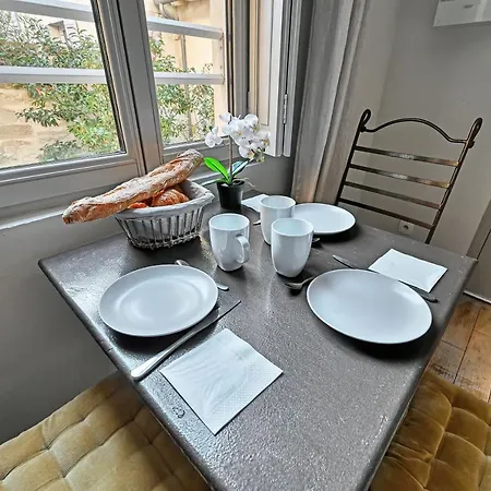 Au Coeur Des Papes, Dans Batisse De Charme Studios & Appartements En Coeur De Ville Avignon Exterior photo