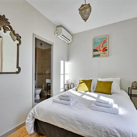 Au Coeur Des Papes, Dans Batisse De Charme Studios & Appartements En Coeur De Ville Avignon Exterior photo