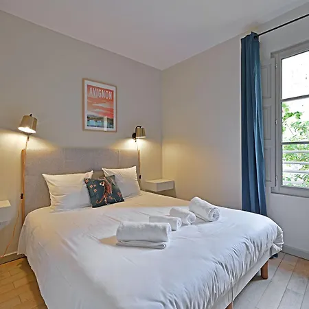 Au Coeur Des Papes, Dans Batisse De Charme Studios & Appartements En Coeur De Ville Avignon Exterior photo