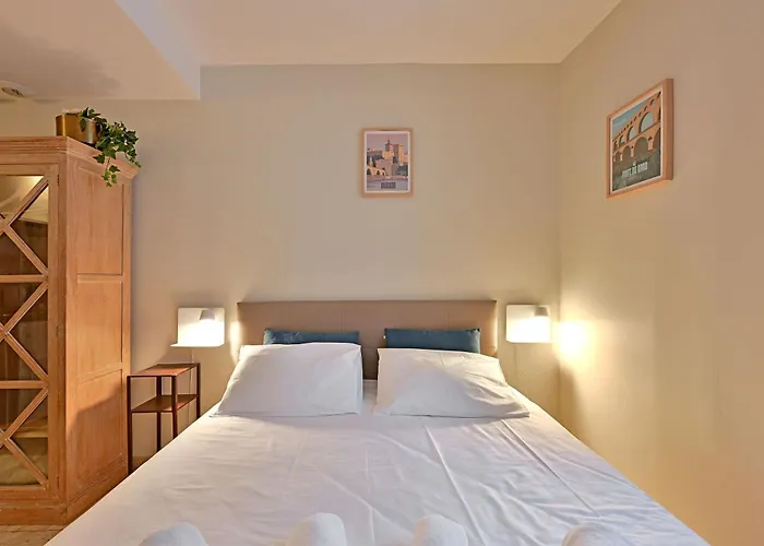 Au Coeur Des Papes, Dans Batisse De Charme Studios & Appartements En Coeur De Ville