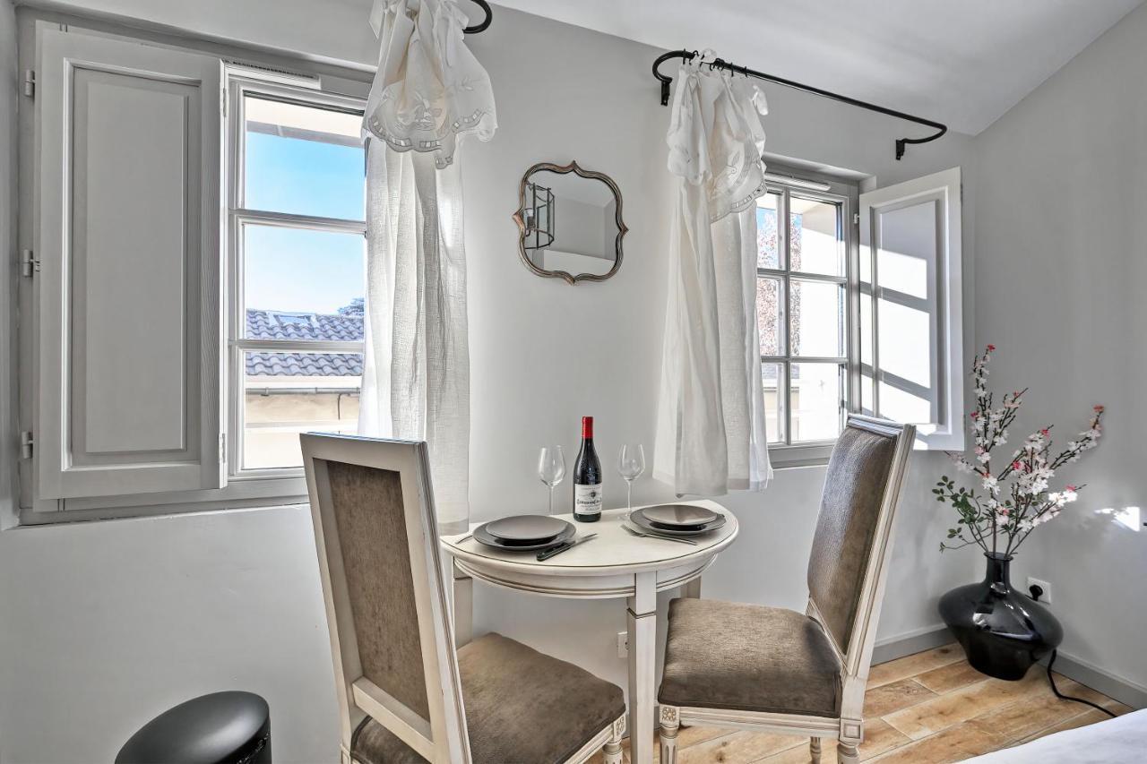 Au Coeur Des Papes, Dans Batisse De Charme & En Coeur De Appartement Avignon