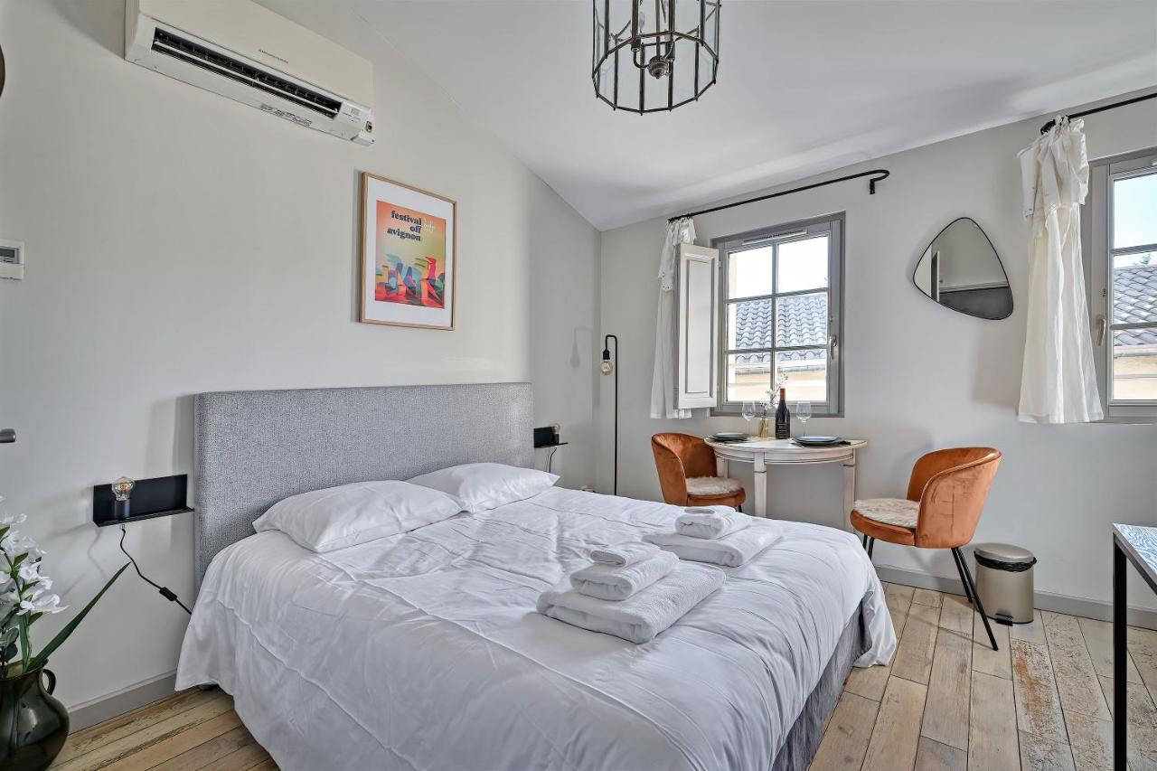 Appartement Au Coeur Des Papes, Dans Batisse De Charme & En Coeur De *