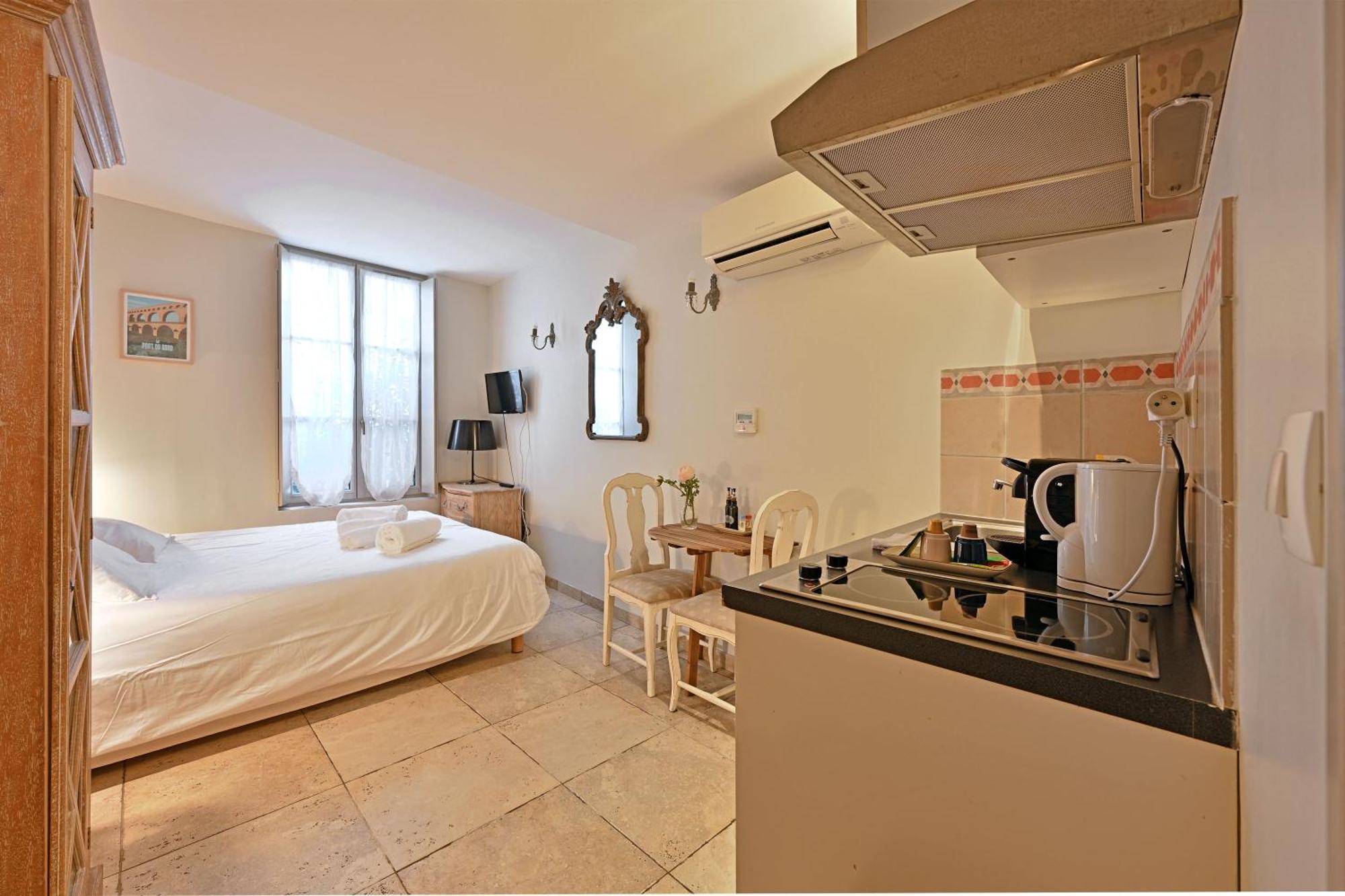 Au Coeur Des Papes, Dans Batisse De Charme & En Coeur De Appartement Avignon