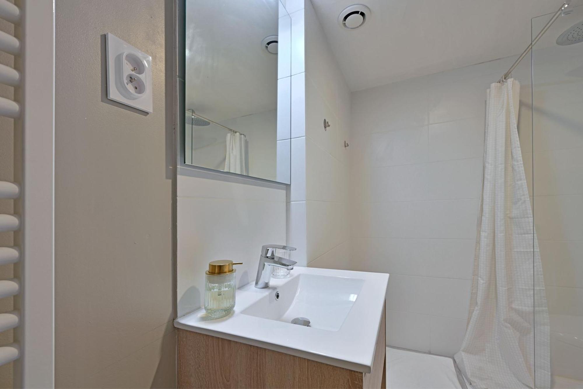 Appartement Au Coeur Des Papes, Dans Batisse De Charme & En Coeur De
